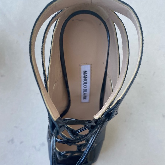 Manolo Blahnik Patent Leather Strappy Sandal Size 8 / 38 - Picture 6 of 12
